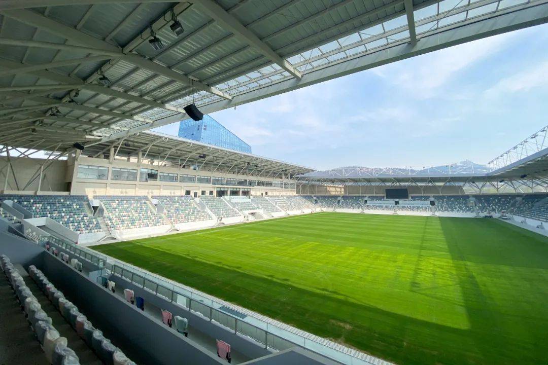 开云官方-全国足球基础设施建设提速，场馆标准化成为新趋势