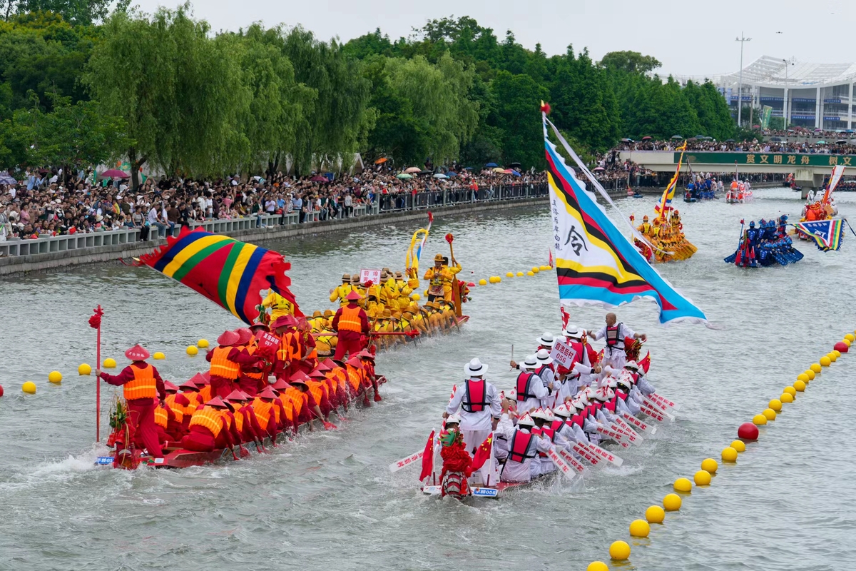 开云·体育官网APP下载-大型古老龙舟赛，传承民族文化的水上盛事的简单介绍