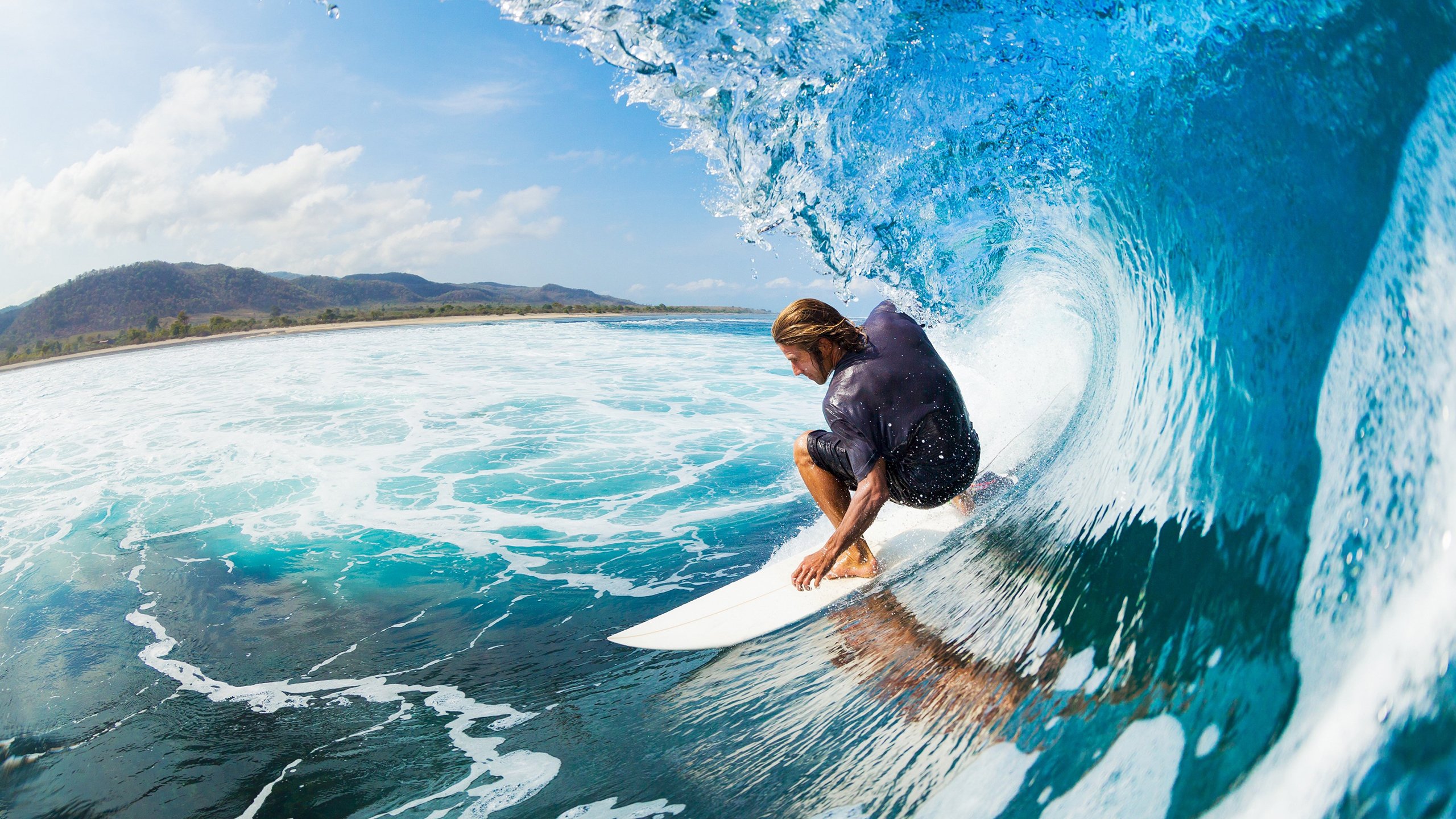 荷兰女足在预选赛中与德国队激战，荷兰女足比赛视频